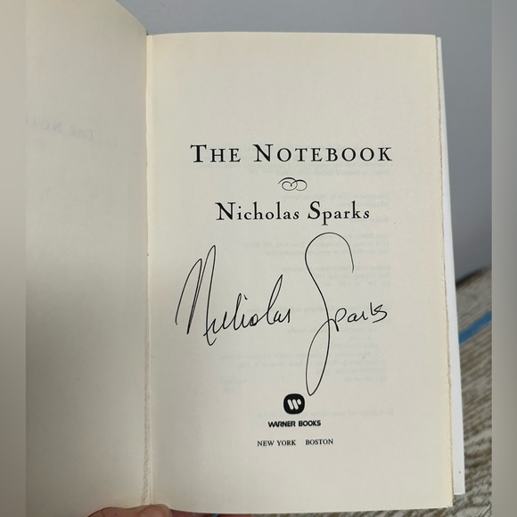 Signed copy of The Notebook by Nicholas Sparks, Hardcover - Picture 2 of 6